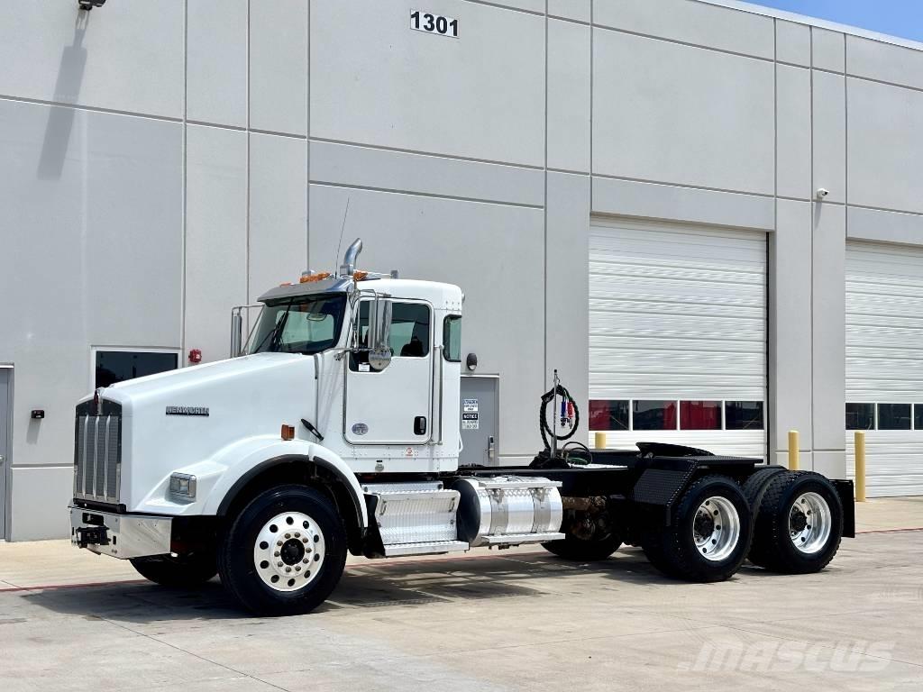 Kenworth T 800 Vetopöytäautot