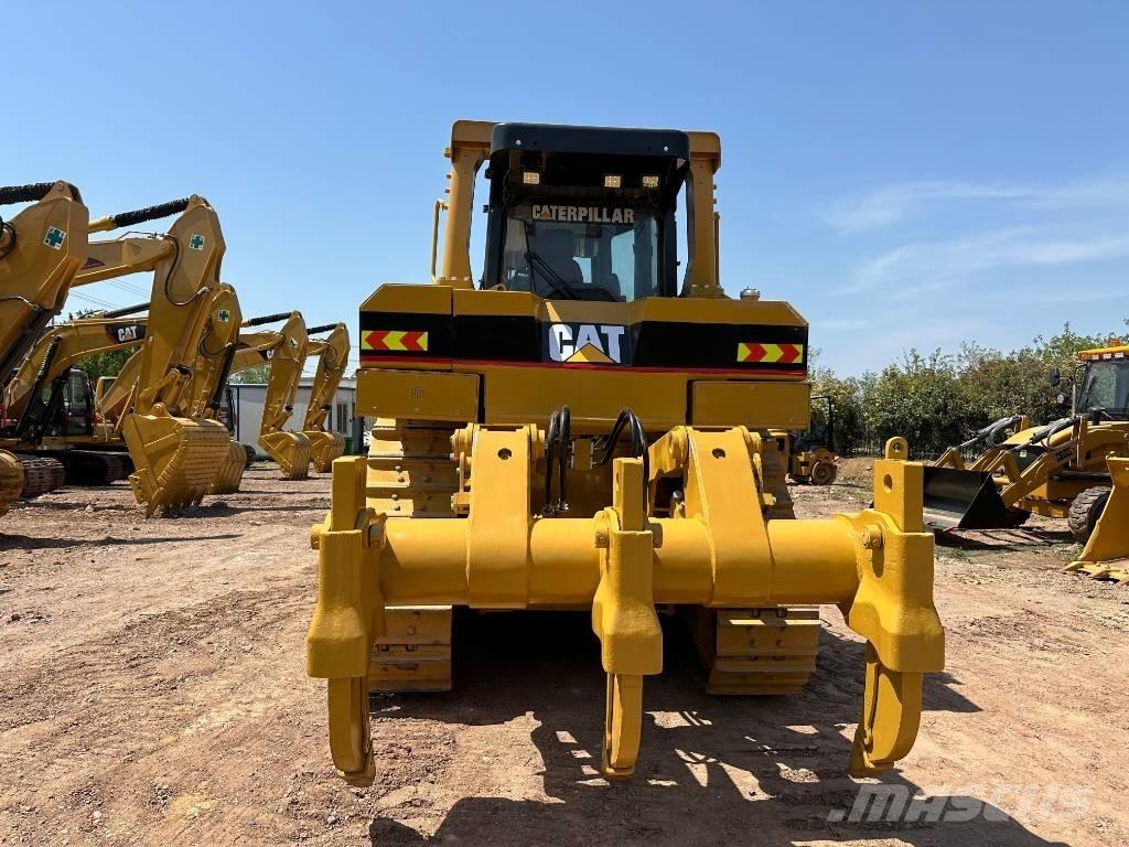 CAT D8R Telaketjupuskutraktorit