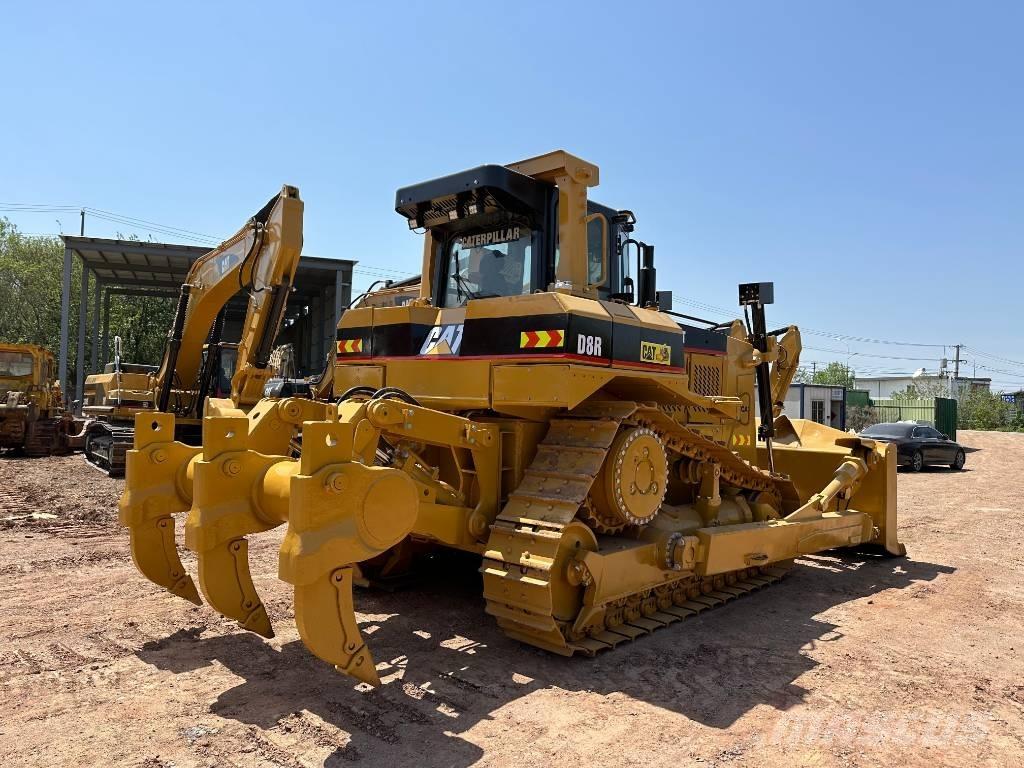 CAT D8R Telaketjupuskutraktorit