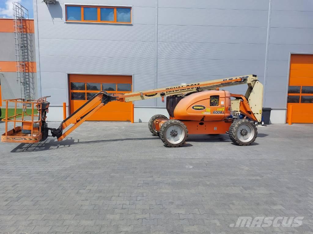 JLG 600AJ Kuukulkijat