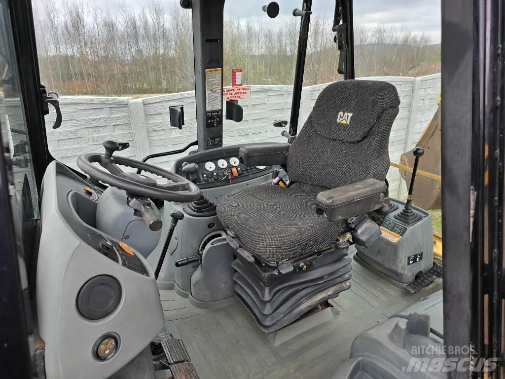 CAT 428 D Kaivurikuormaajat