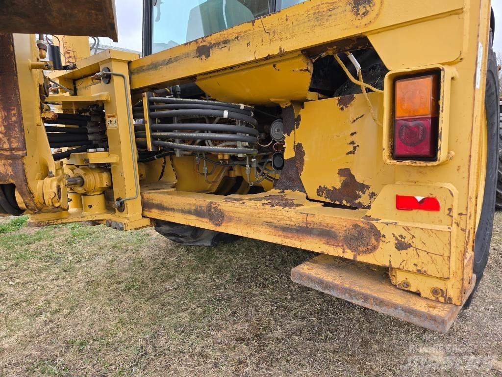 CAT 428 D Kaivurikuormaajat