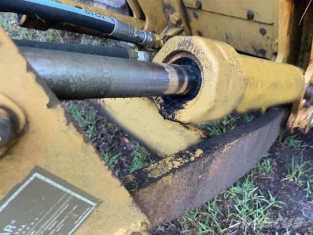 CAT D 5 G Telaketjupuskutraktorit