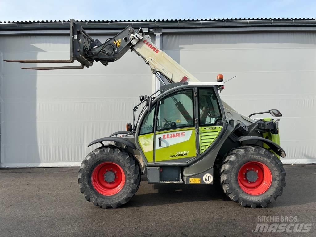 CLAAS SCORPION 7040 Maatalouskurottajat