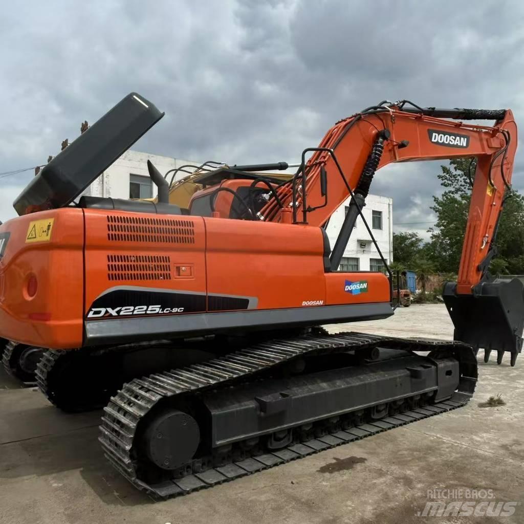 Doosan 225LC-9 Telakaivukoneet