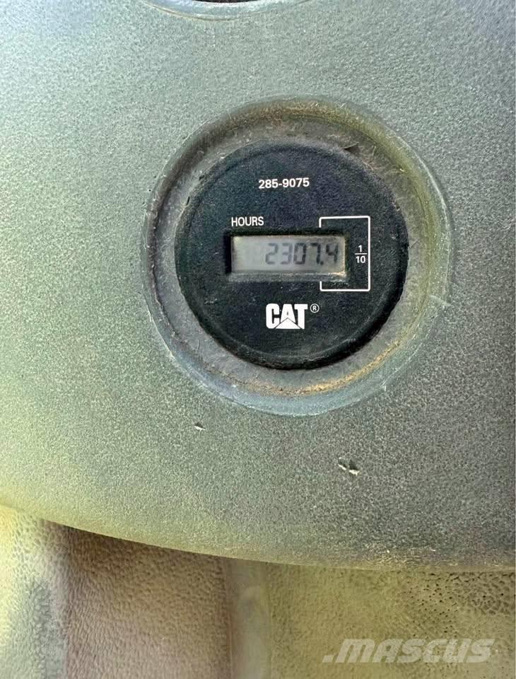 CAT 420 D IT Kaivurikuormaajat