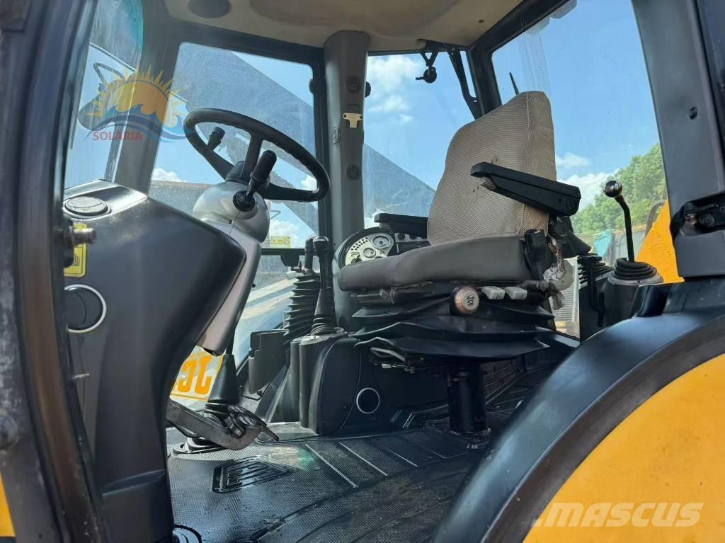 JCB 3 CX Kaivurikuormaajat