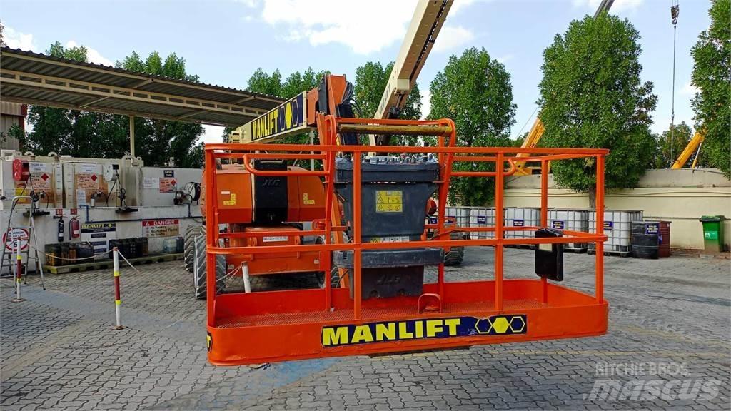 JLG 800AJ Kuukulkijat