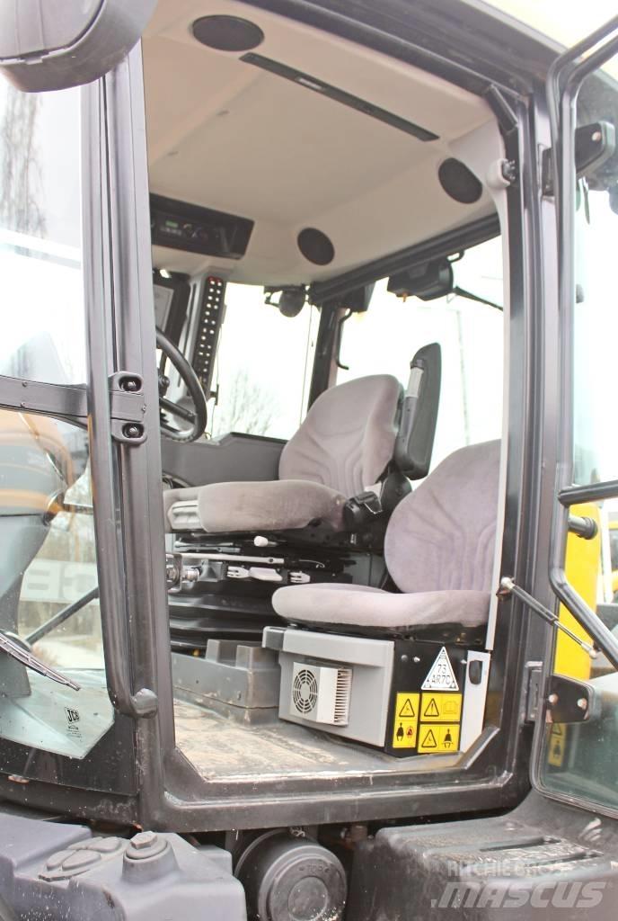 JCB Fastrac 4220 Traktorit