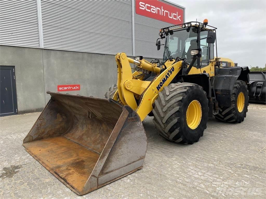 Komatsu WA320-7 Pyöräkuormaajat