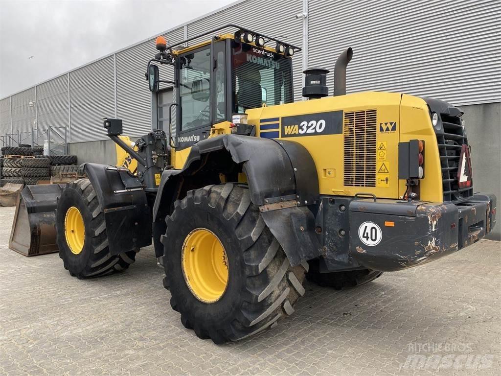 Komatsu WA320-7 Pyöräkuormaajat