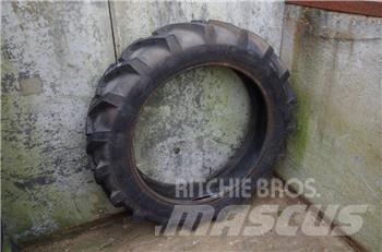 Stomil 9.5 R 32 Renkaat ja vanteet