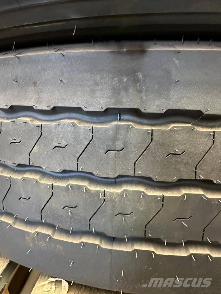 Goodyear 245/70R17 Renkaat ja vanteet