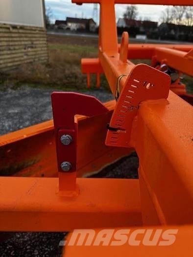 MS Grader 205 K Tiehöylät