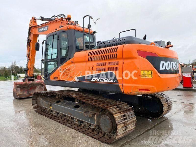Doosan DX 225 LC Telakaivukoneet