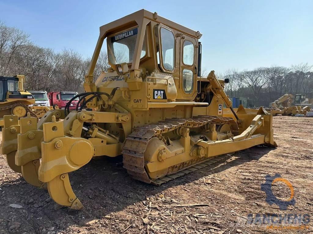 CAT D8K Telaketjupuskutraktorit