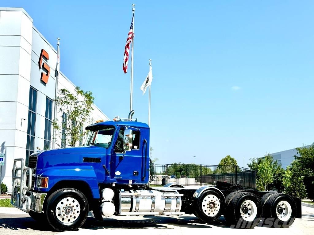 Mack Pinnacle Vetopöytäautot