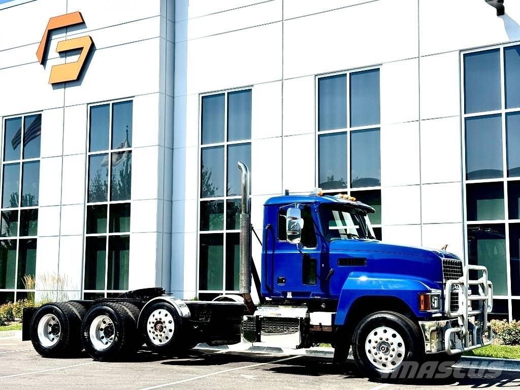 Mack Pinnacle Vetopöytäautot