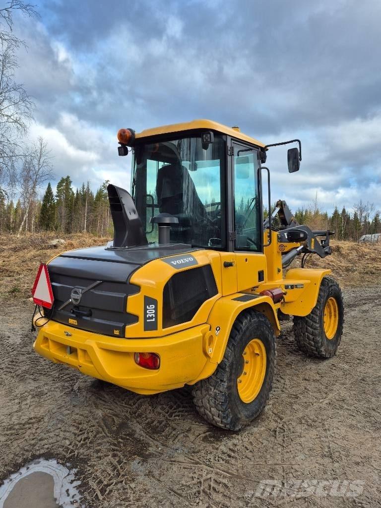 Volvo L 30 G Pyöräkuormaajat