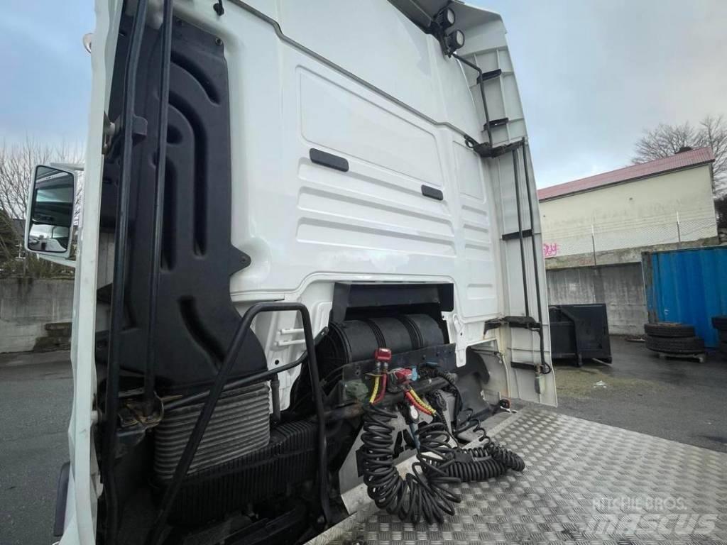MAN TGX 28.560 Vetopöytäautot