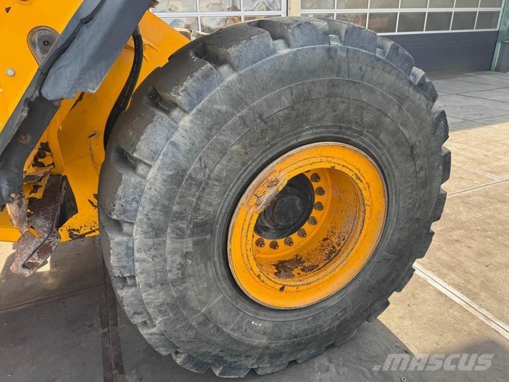 JCB 457 Pyöräkuormaajat