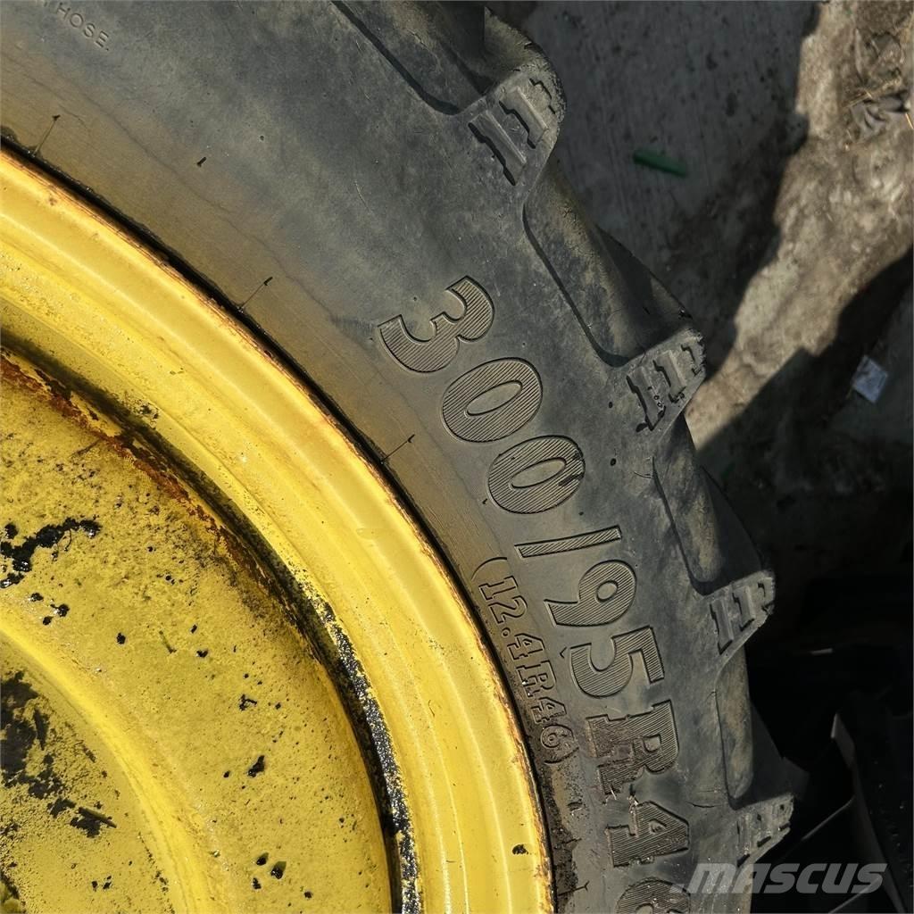  300/95R46 Renkaat ja vanteet