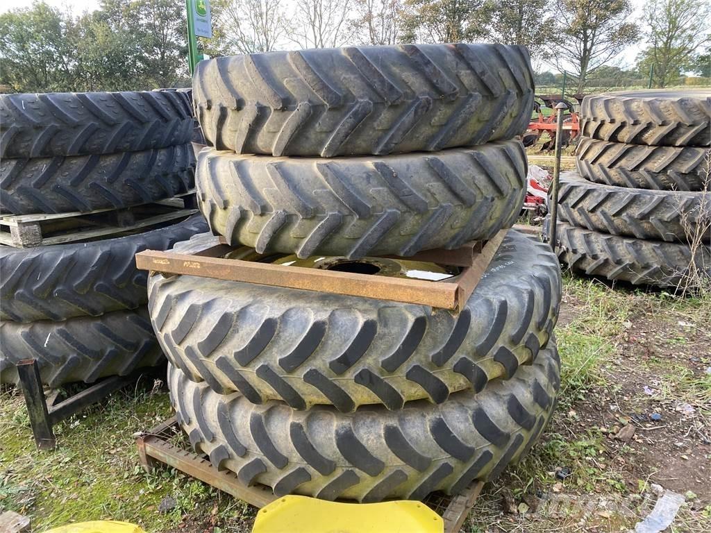  380/105R50 Renkaat ja vanteet