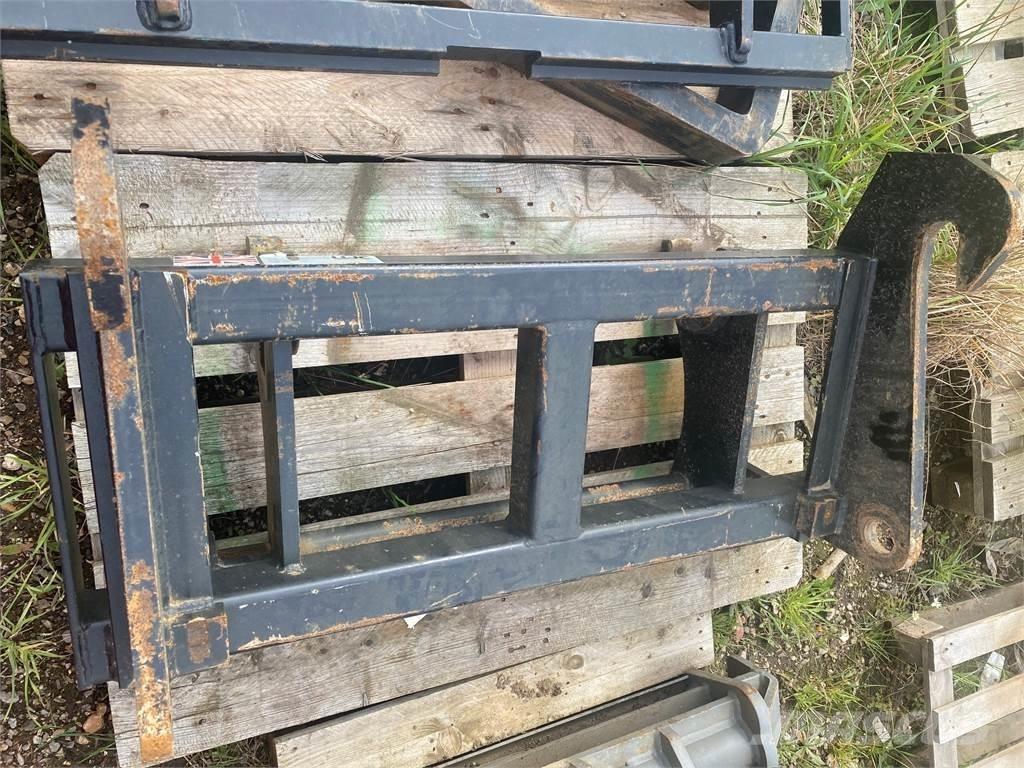  ADAPTOR PLATE Muut maatalouskoneet