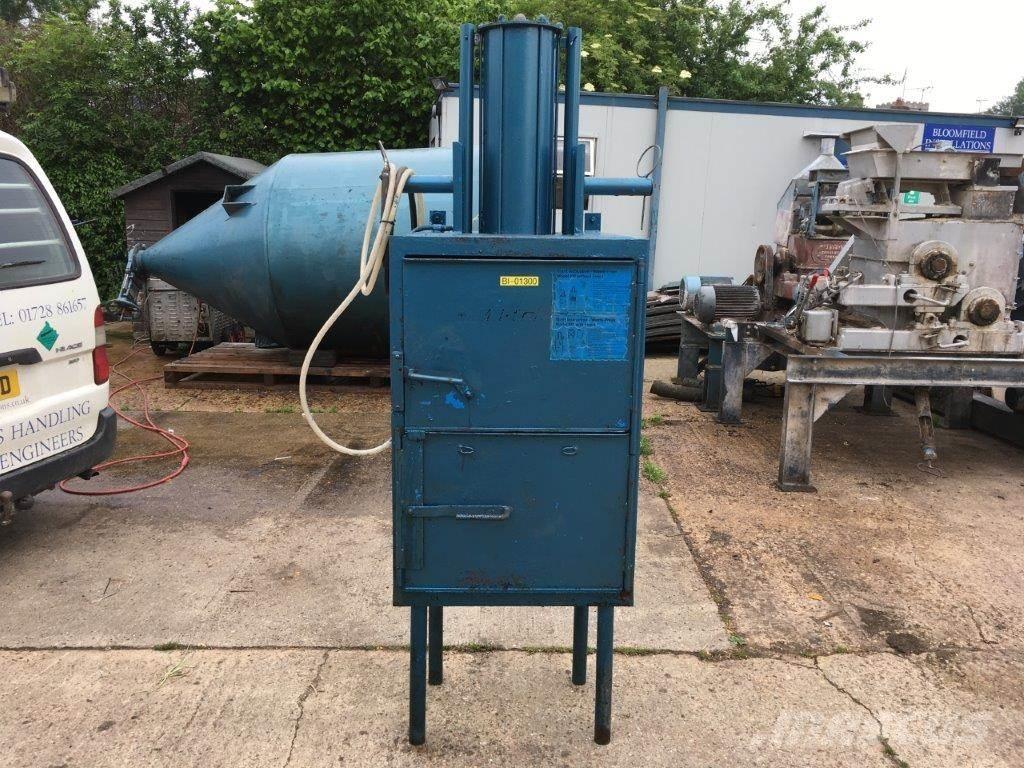  BAG COMPACTOR Muut maatalouskoneet