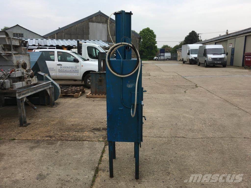  BAG COMPACTOR Muut maatalouskoneet