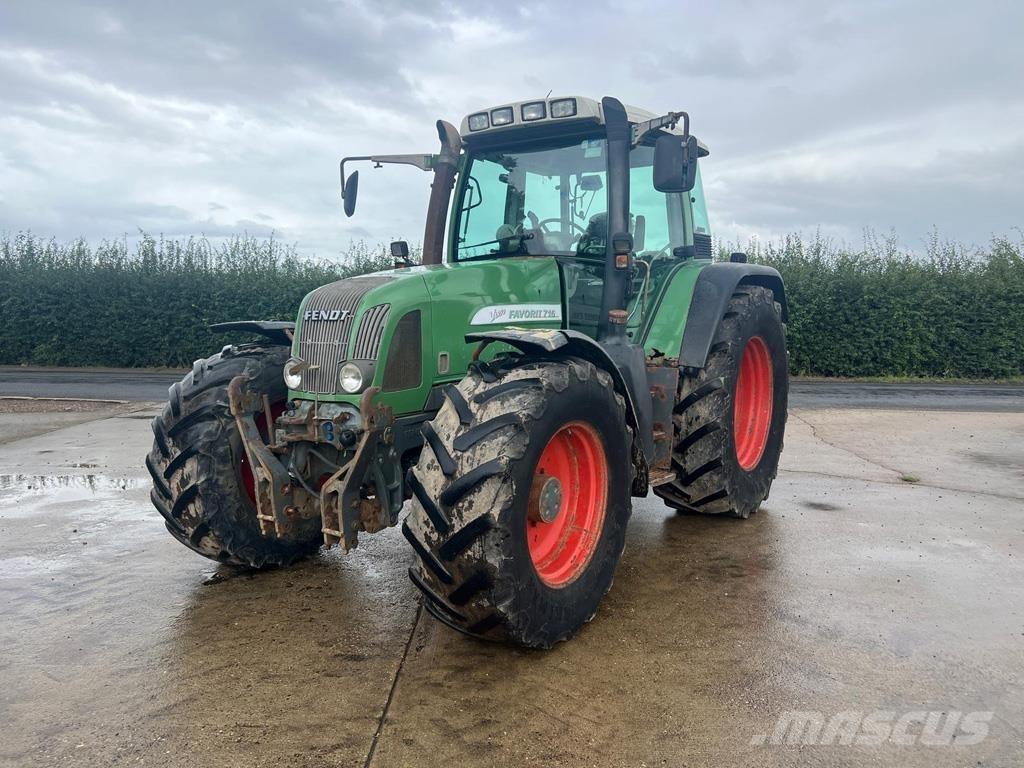 Fendt 716 VARIO Traktorit