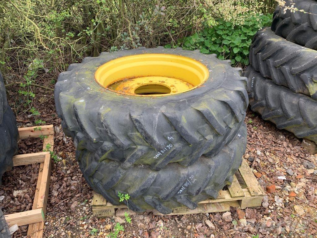  FRONT WHEELS Renkaat ja vanteet
