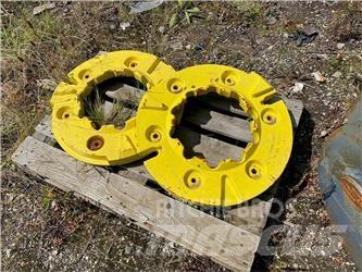 John Deere 100KG Renkaat ja vanteet