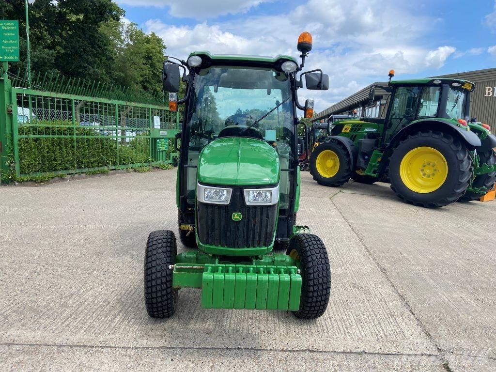 John Deere 3046R Taajamatraktorit