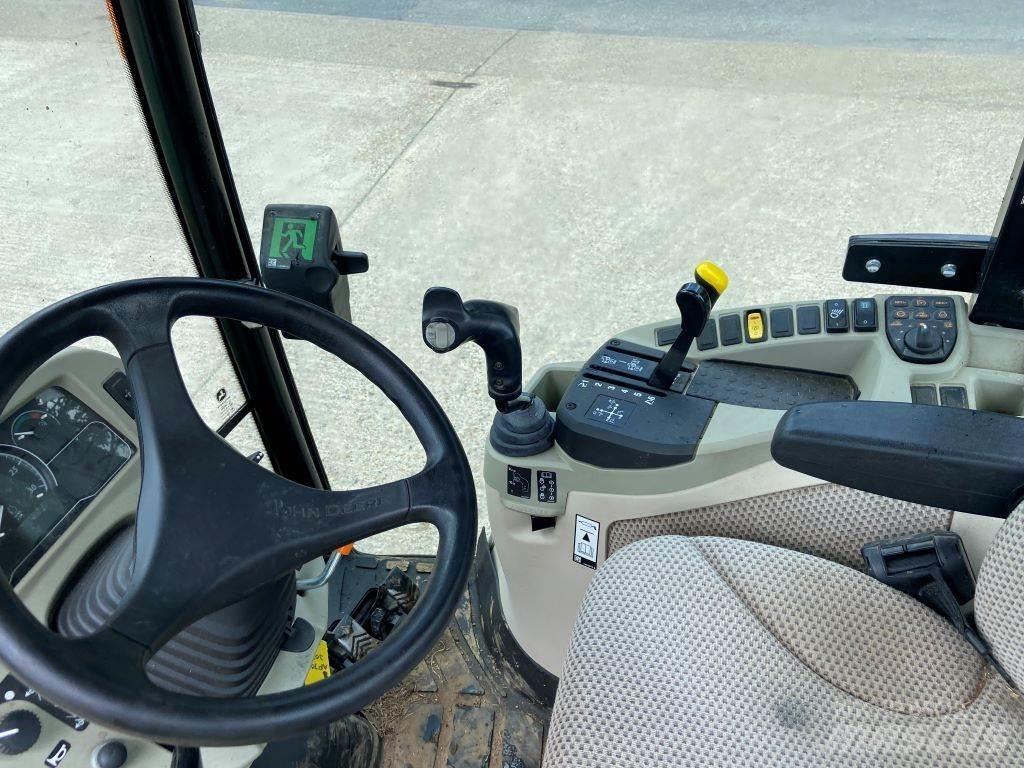 John Deere 3046R Taajamatraktorit