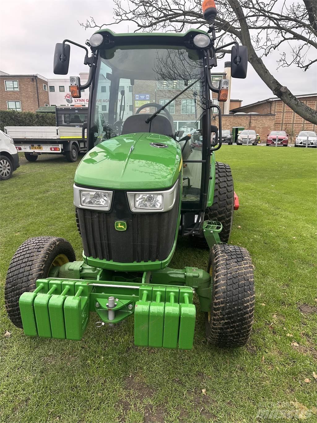 John Deere 4066R Taajamatraktorit