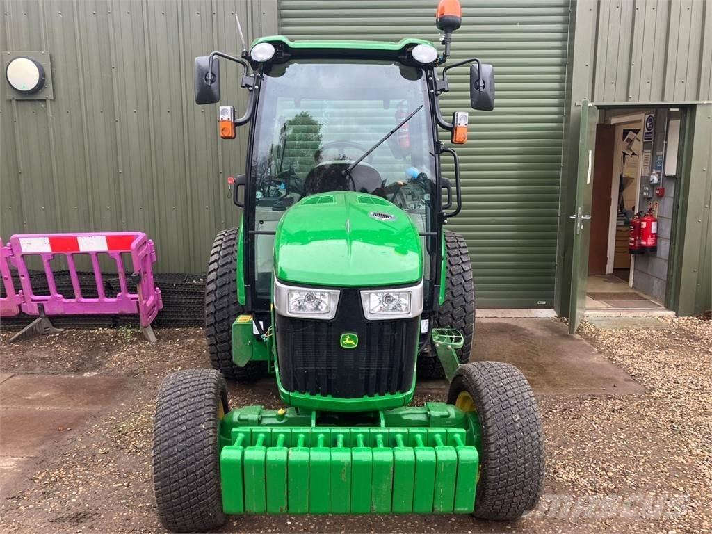 John Deere 4066R Taajamatraktorit