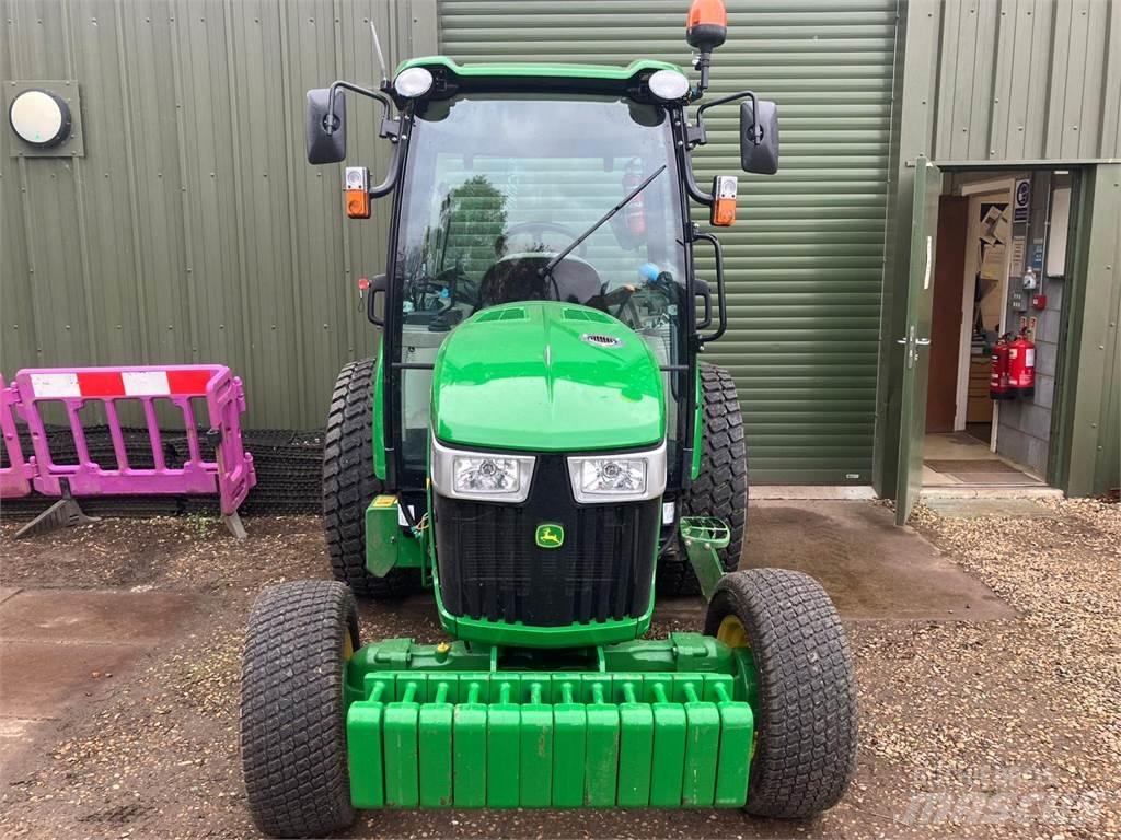John Deere 4066R Taajamatraktorit