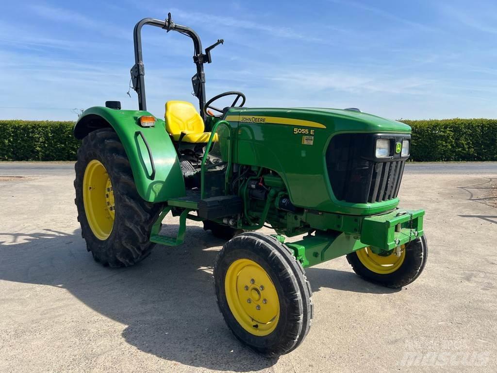 John Deere 5055E Traktorit