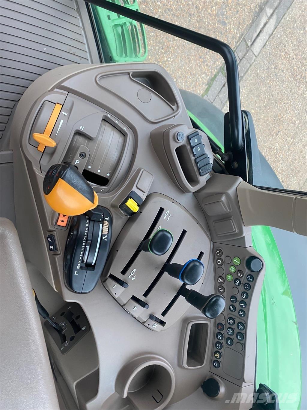 John Deere 6130M Traktorit