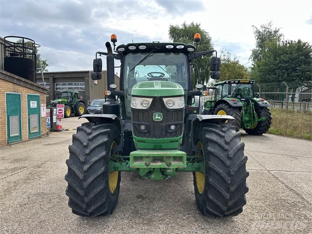John Deere 6155R Traktorit