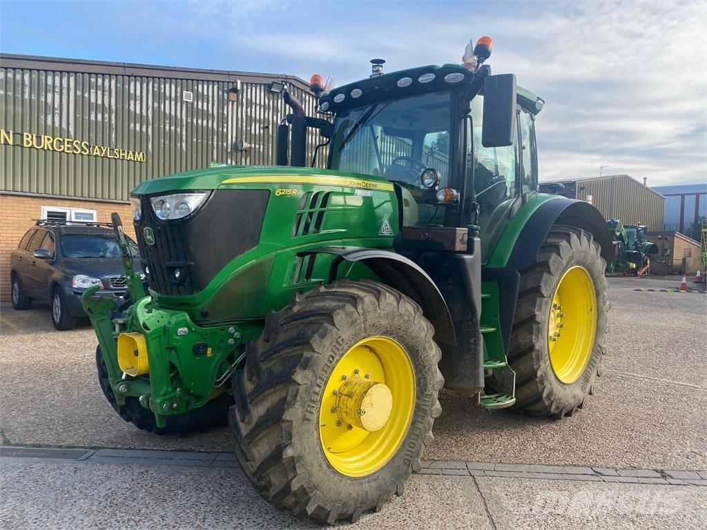 John Deere 6215R Traktorit