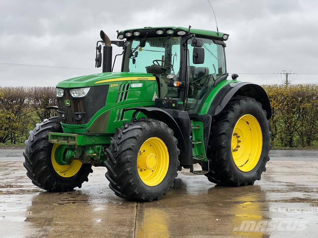 John Deere 6215R Traktorit