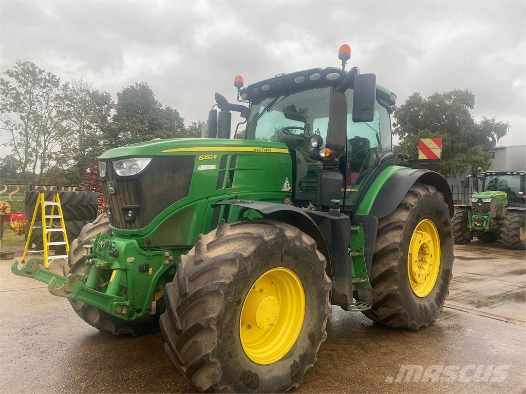 John Deere 6250R Traktorit
