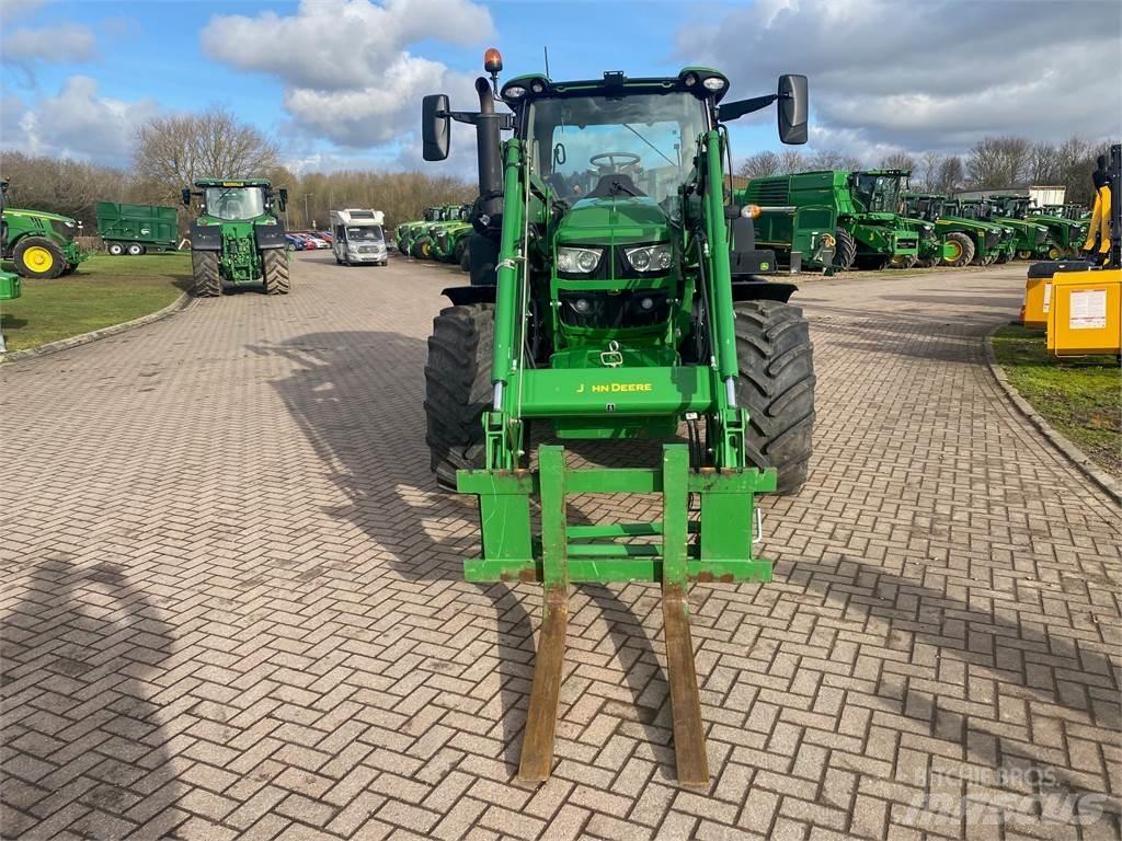 John Deere 6R150 Traktorit