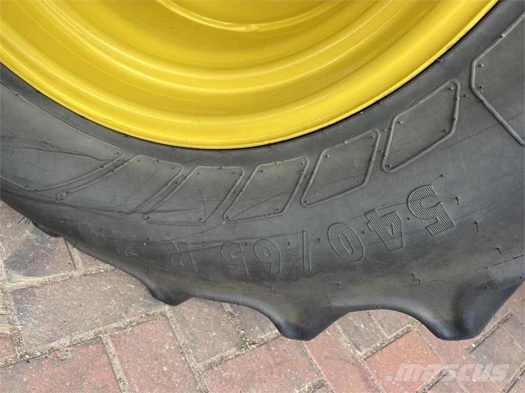 John Deere 6R150 Traktorit