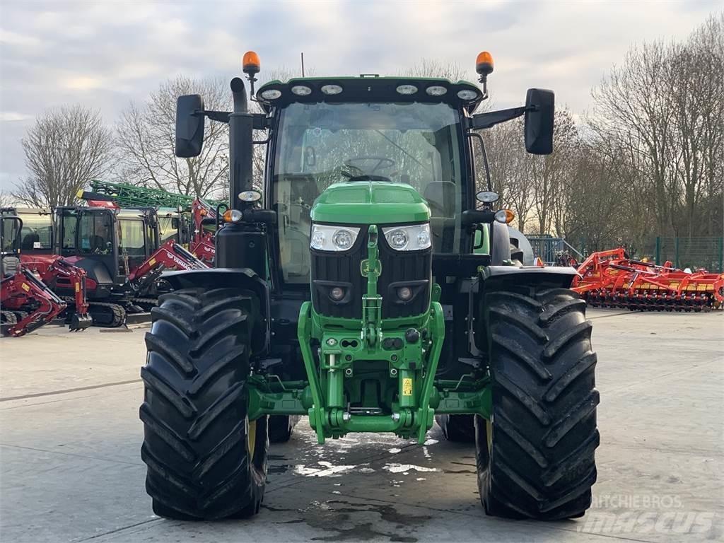 John Deere 6R185 Traktorit