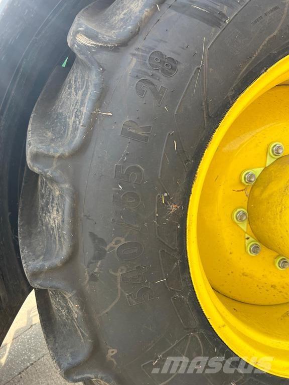John Deere 6R185 Traktorit