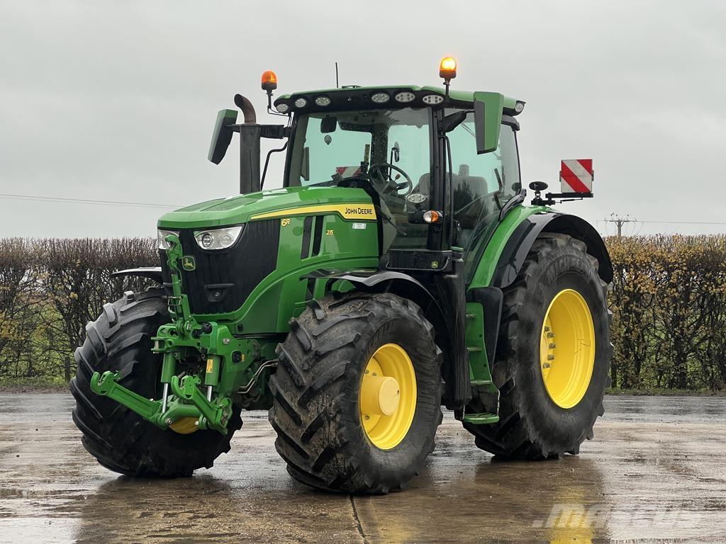 John Deere 6R215 Traktorit