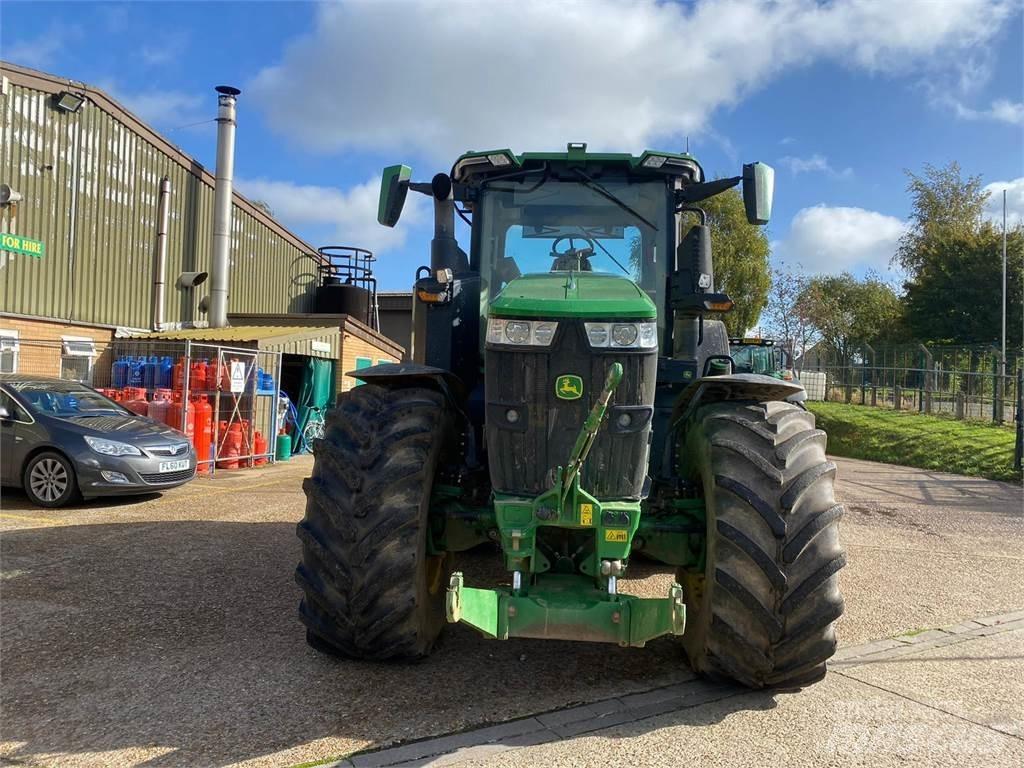 John Deere 7R310 Traktorit